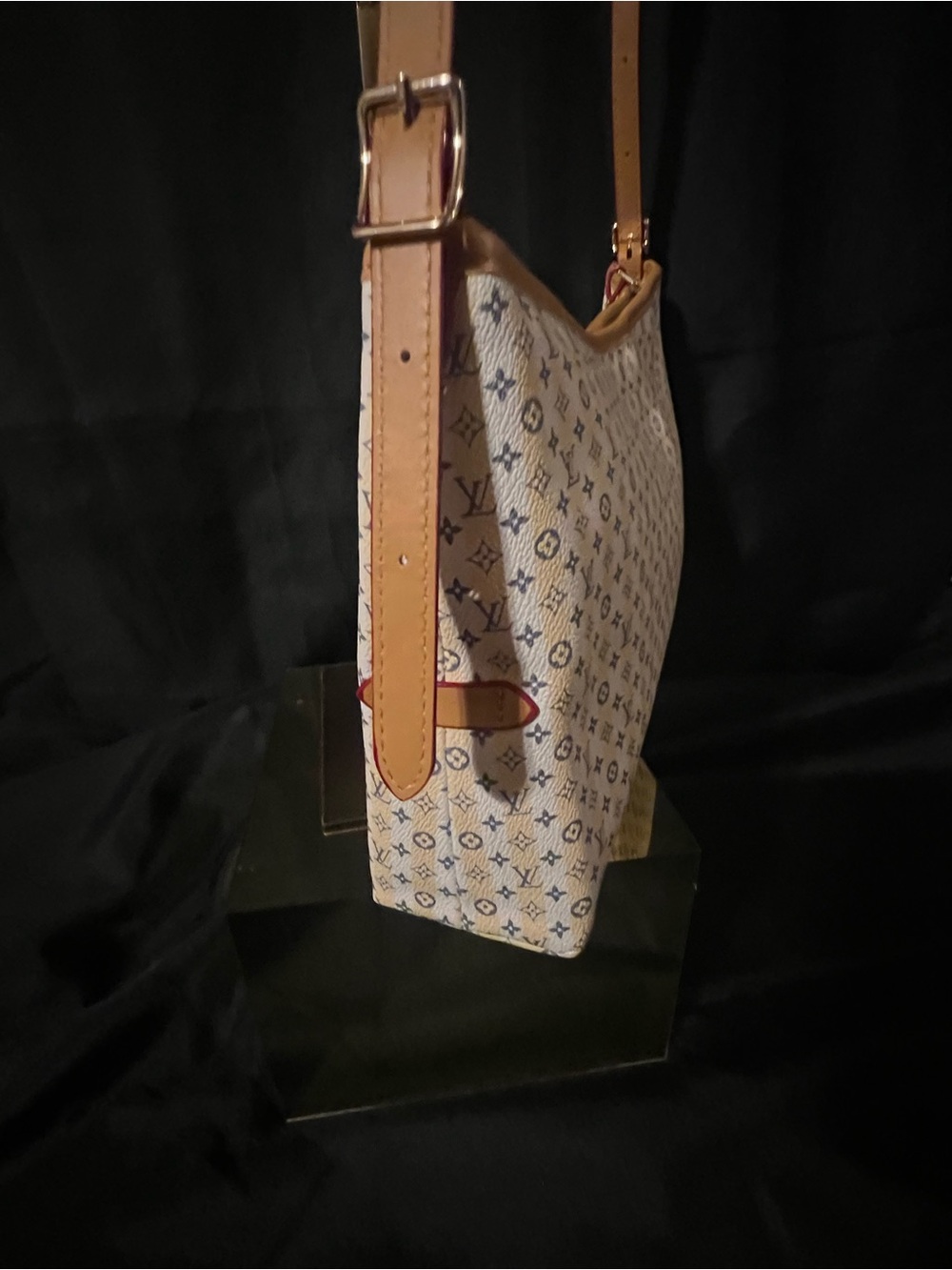 Louis Vuitton Carryall East-West BananaToned Monogram w/ Pink Trunk & Bags Stamp - Picture 8 of 16